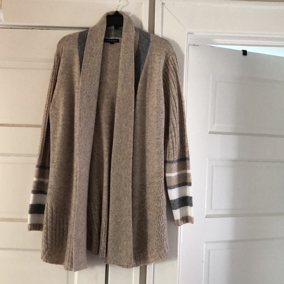 NWOT Pretty Tan Cardigan - Picture 5 of 9